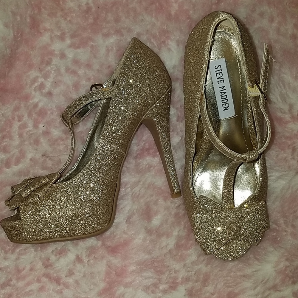 Shoes - Picture 2 of 3